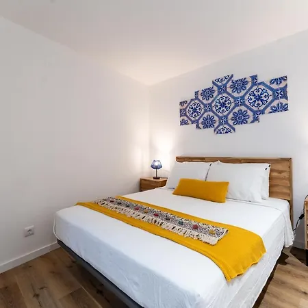 T2 Casa Da Alegria דירה נאזרה