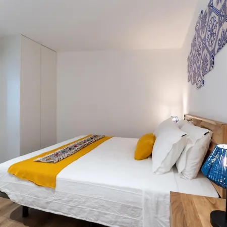 T2 Casa Da Alegria * נאזרה