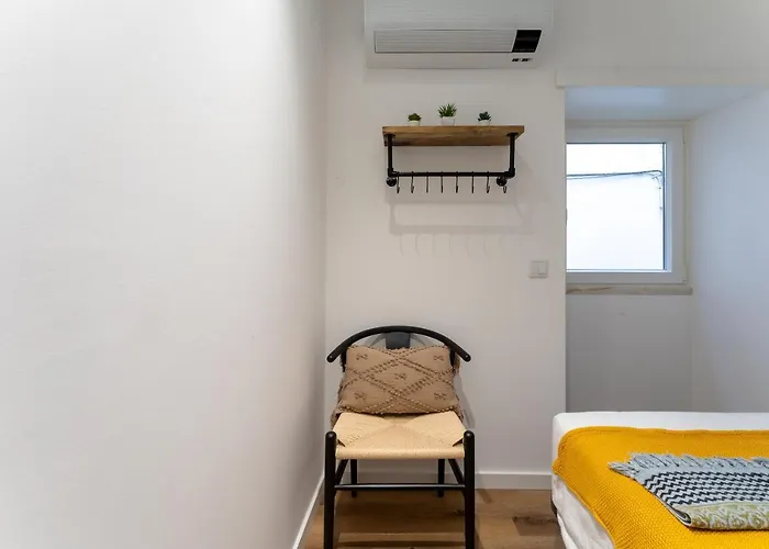 T2 Casa Da Alegria * נאזרה