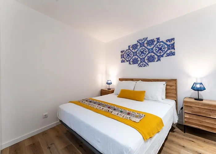 T2 Casa Da Alegria דירה נאזרה